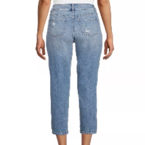 Time and Tru Cropped Boyfriend Mid Rise Jeans 16 - Picture 3 of 14
